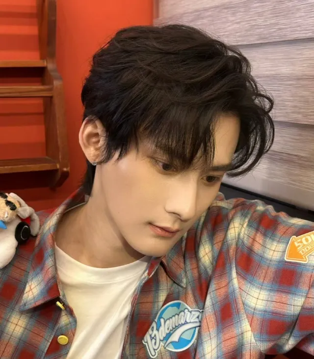 Jiang Heng: Dolls & Desire