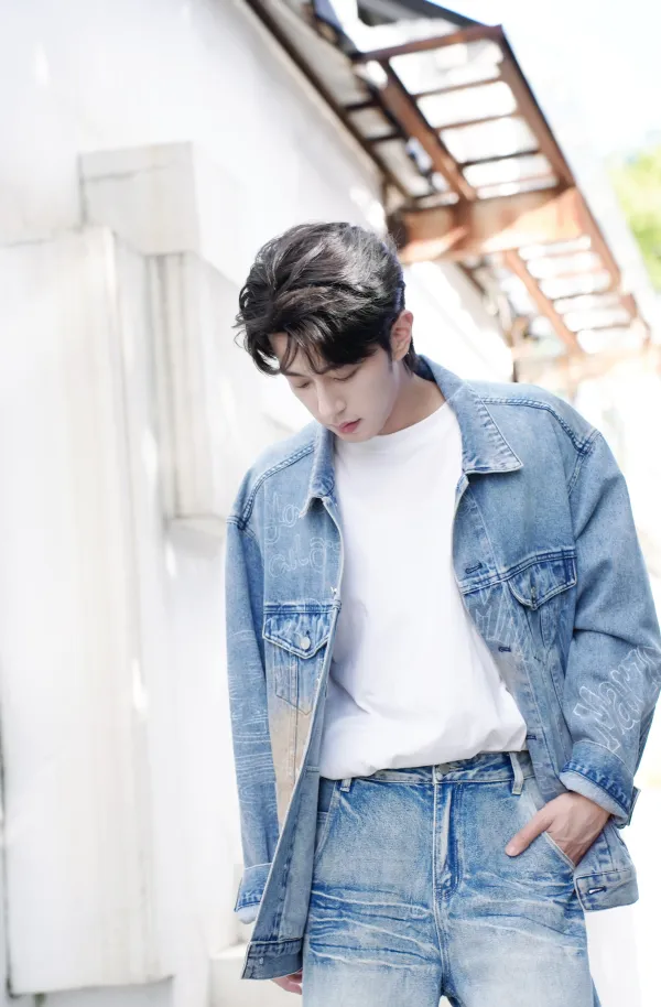 Issek's Dangerous Game: Cowgirl Temptation