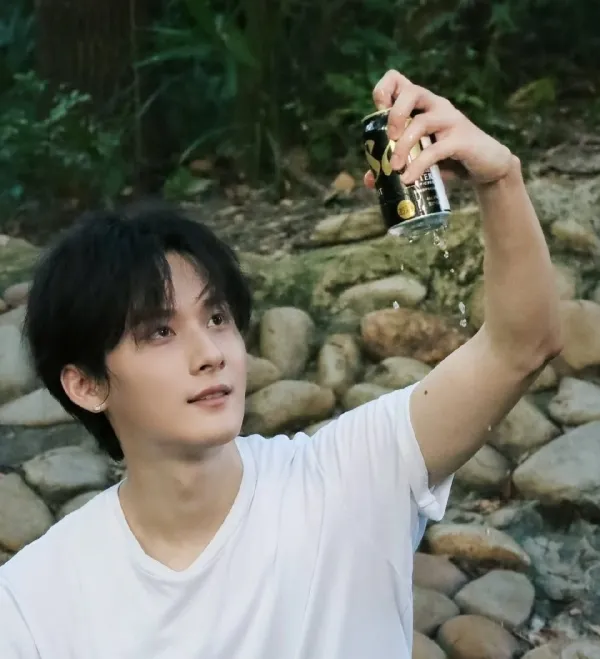 Ocean's Command: The Pretend Fiancée