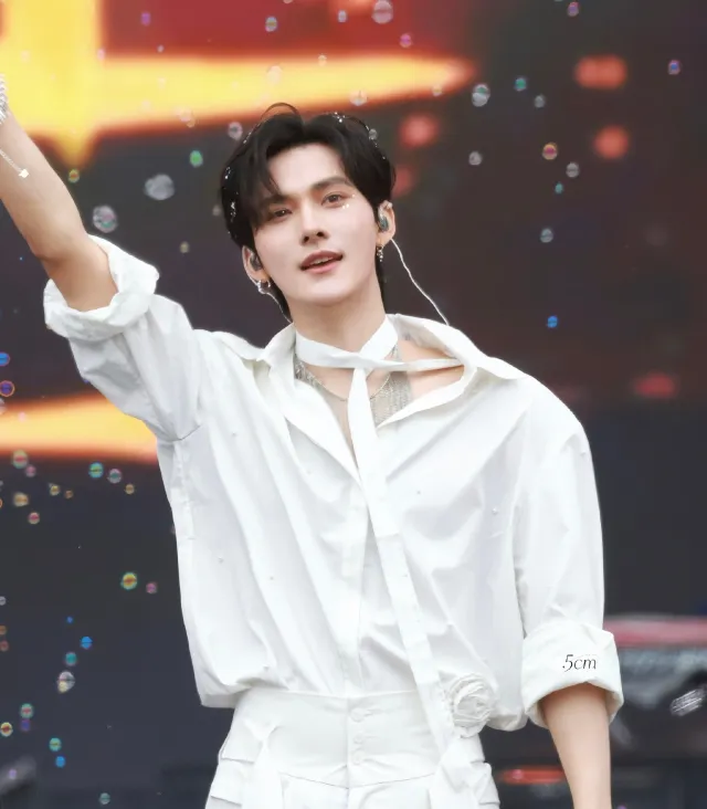 Ocean's Island: Jiang Heng's Dominance