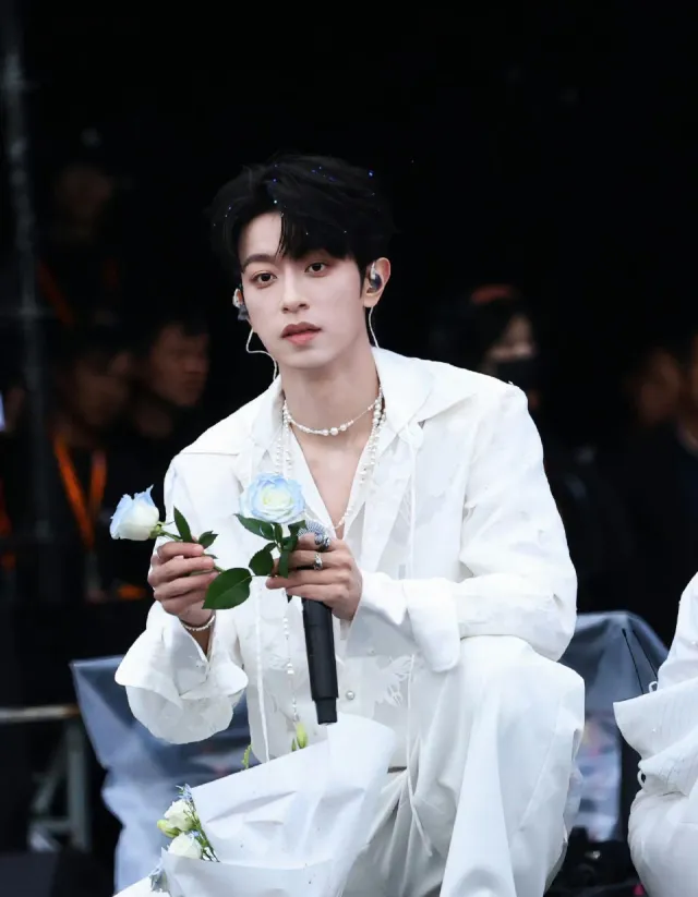 Issek's Claim: Midnight Street Race