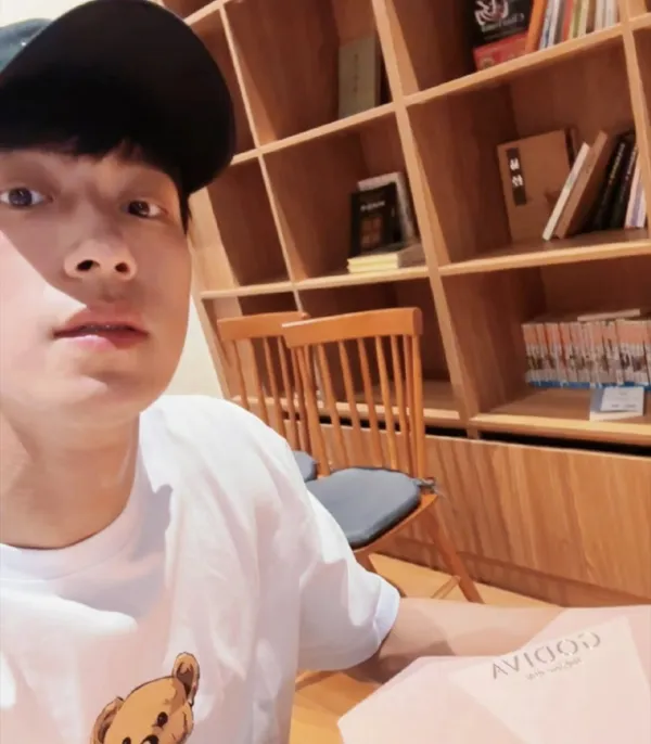 Li Peien ✷ violent awakening