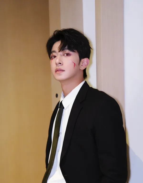 Li Peien / Crimson Desire