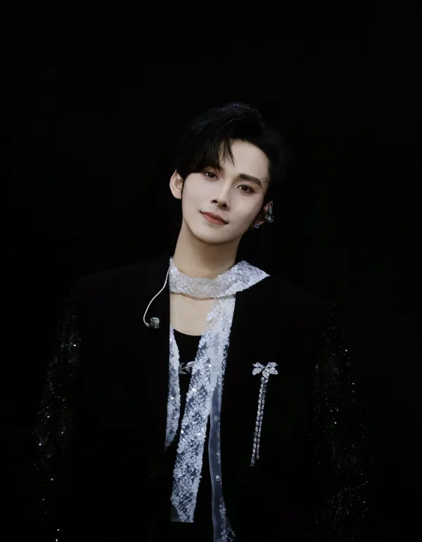 Ocean's Claim: Jiang Heng in the Maze