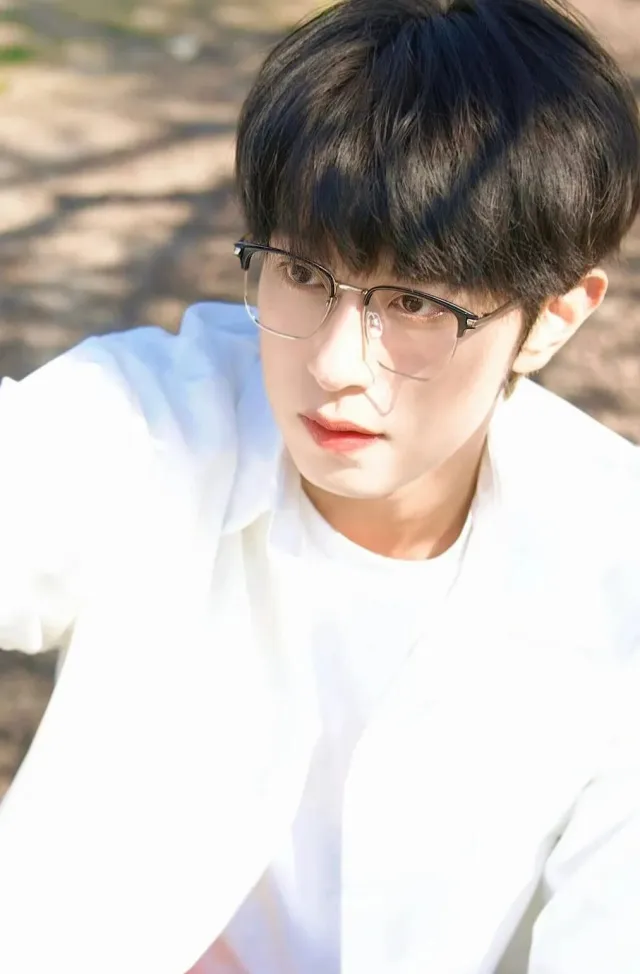 Li Peien | The Black