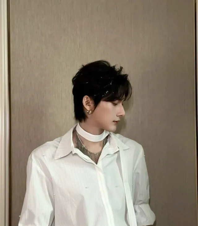 Ocean's Obsession: Jiang Heng in the Apocalypse