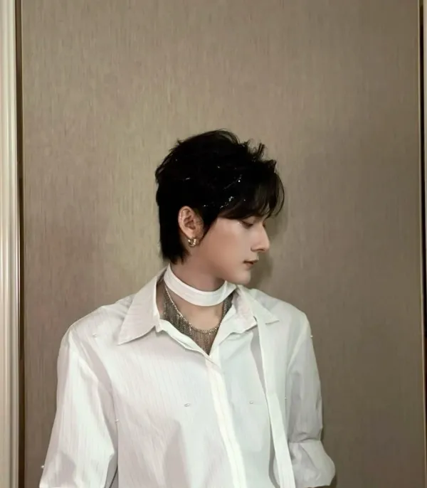 Ocean's Obsession: Jiang Heng in the Apocalypse