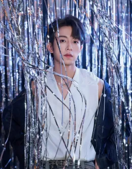 Li Peien: The Villa's Uninvited Master