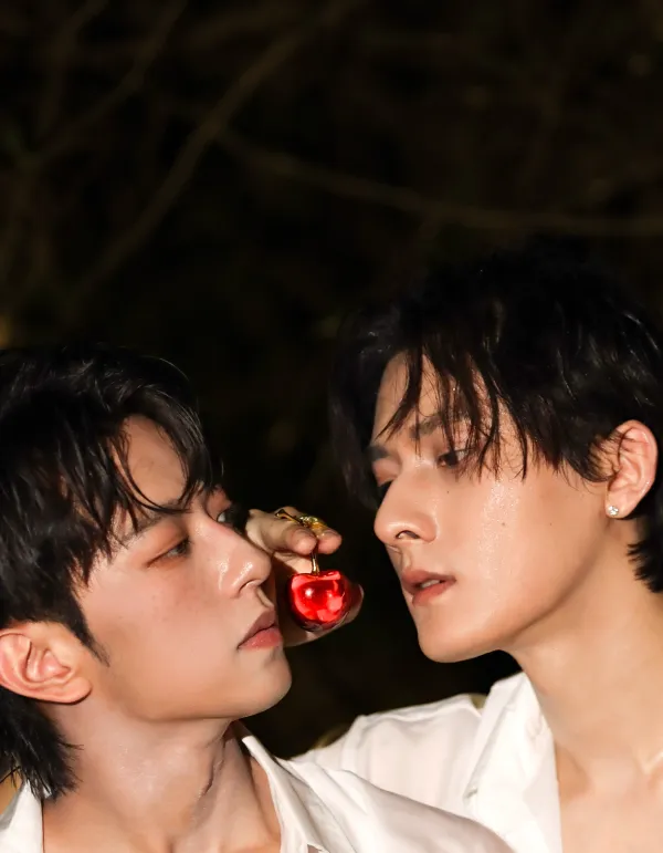 Dangerous Encounter: Li Peien's Alleyway Temptation