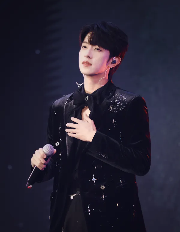 Li Peien: Forbidden Spring