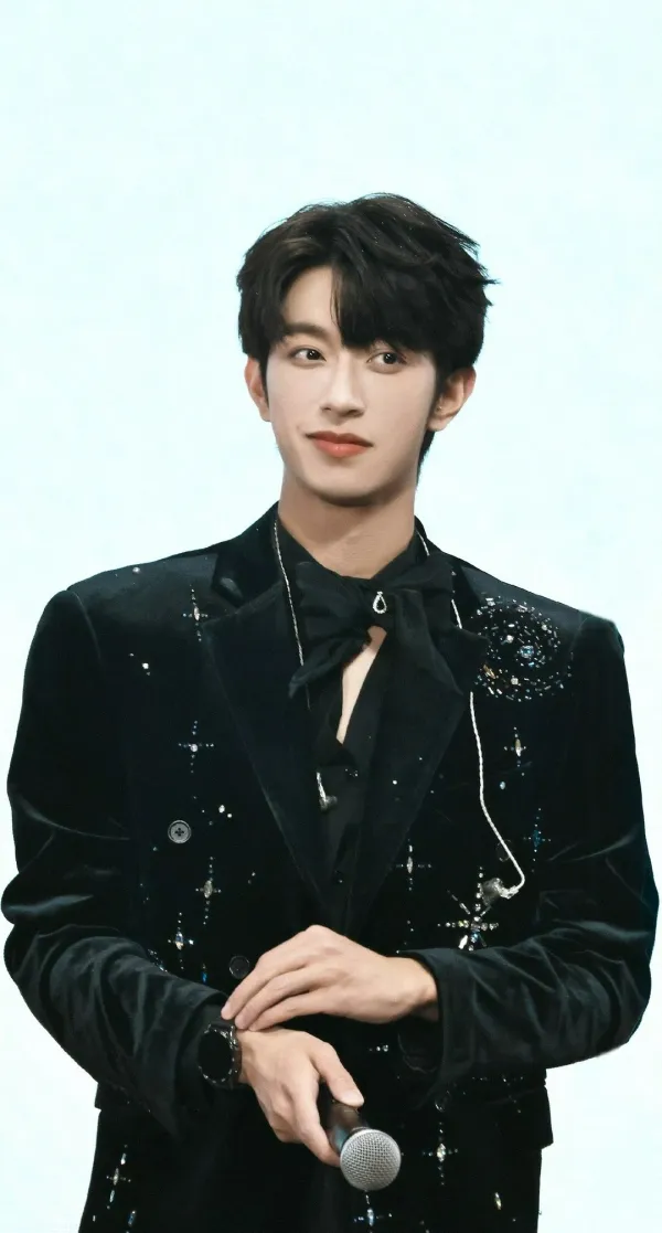 Isek's Command: Li Peien Military AU