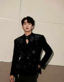 Office Heat: Li Peien's Christmas Conquest