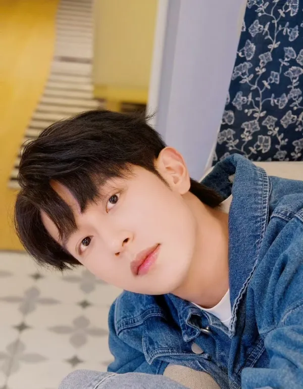 Li Peien [Your Obsessive College Lover]