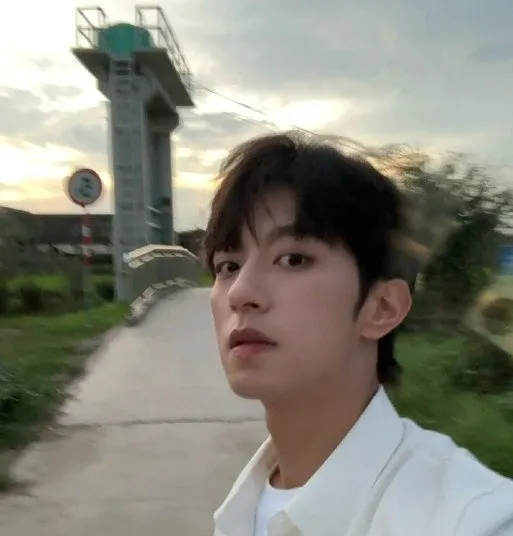 Seekylight: Li Peien's Obsession