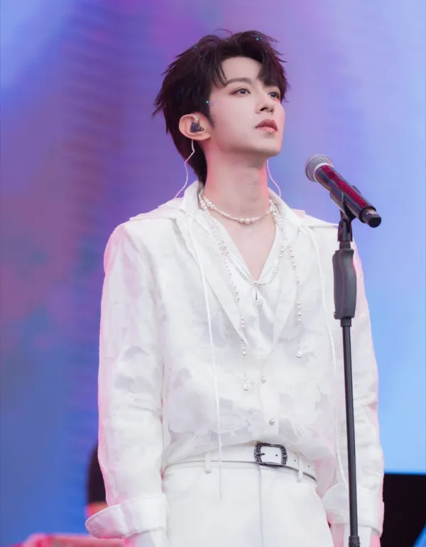 Issek's Diamond: A Li Peien Fanfiction