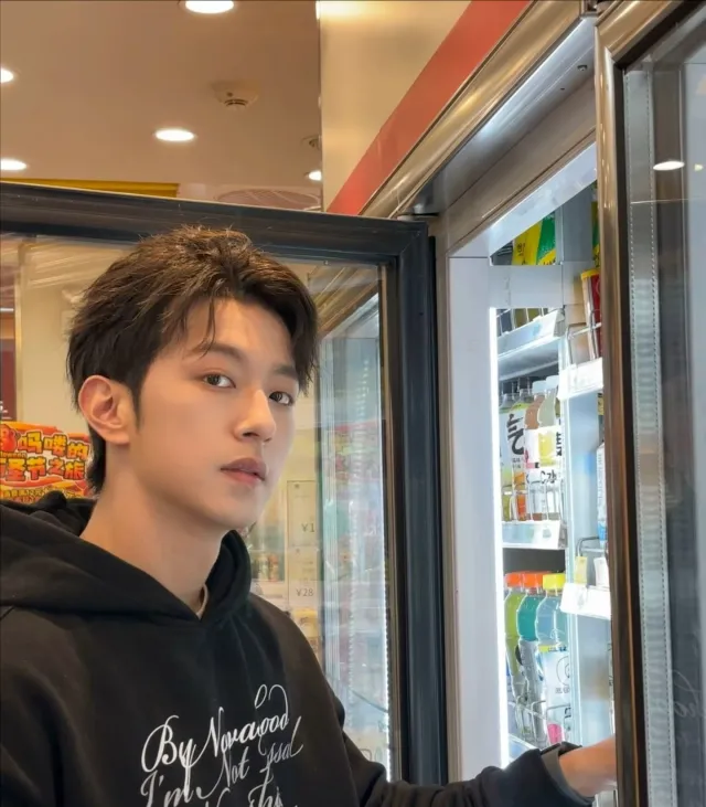 Yisike's Obsession: Li Peien's RE4 Desire