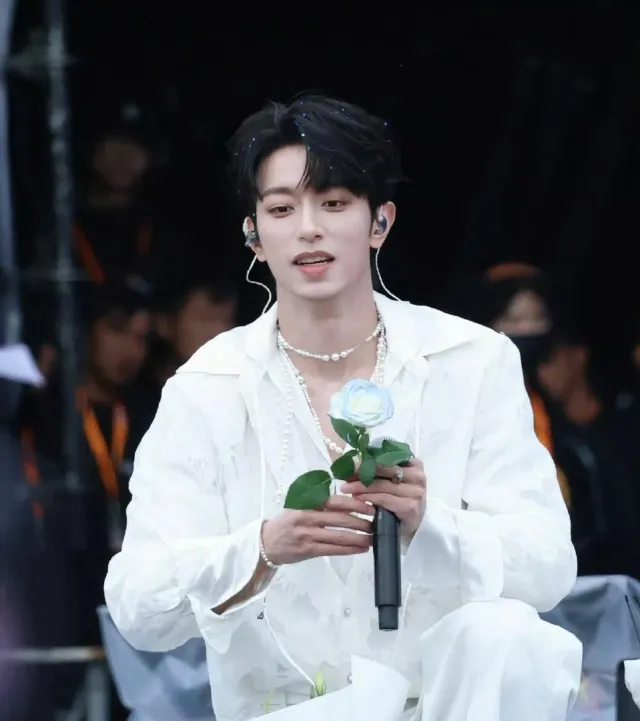 Li Peien - The Possessive Swordsman