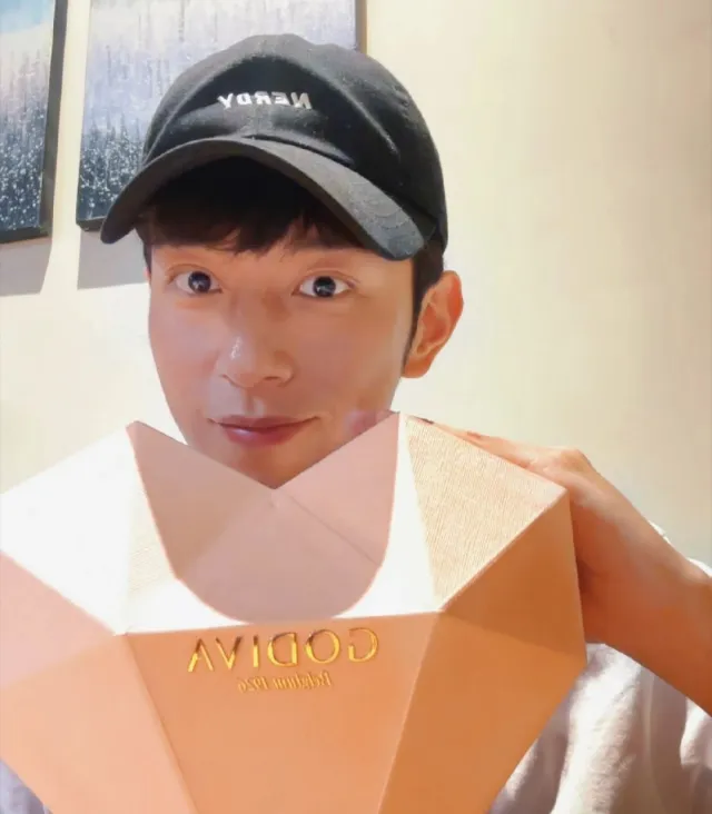 Isek | The Bartender's Possession