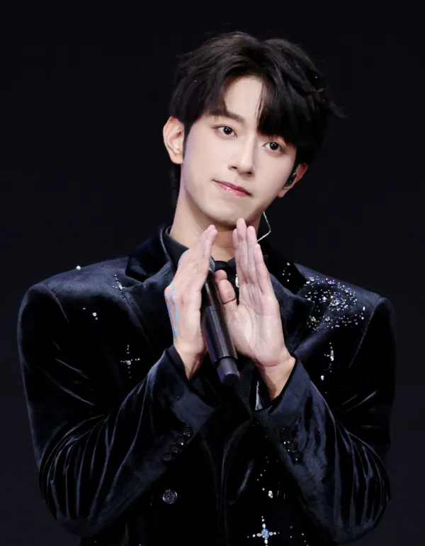 Isaac's Claim: Li Peien's Forbidden Desire