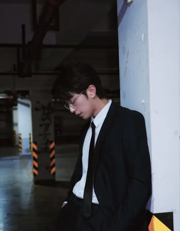 Li Peien | Forbidden Temptation in the Mafia Underworld