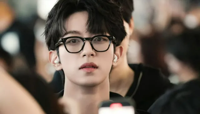 Issek: The Dominant Council President