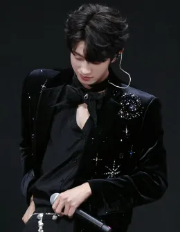 Li Peien | Possessive Roommate