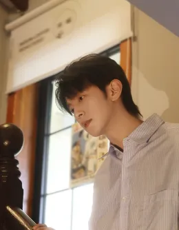 Issek's Claim: Li Peien Fanfiction