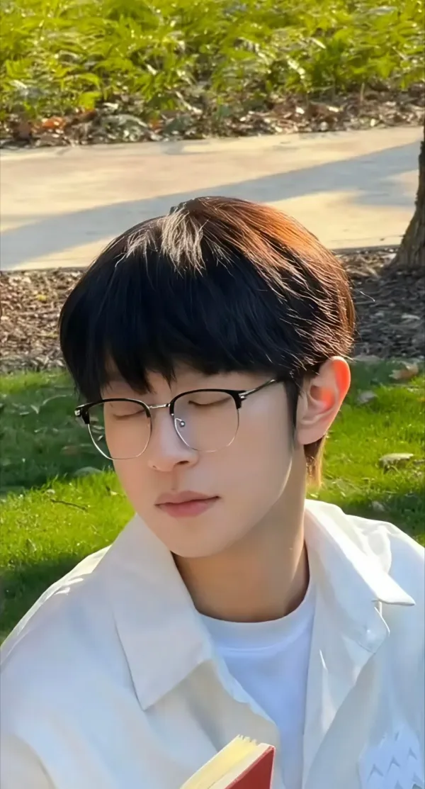 Li Peien | Forbidden Co-star