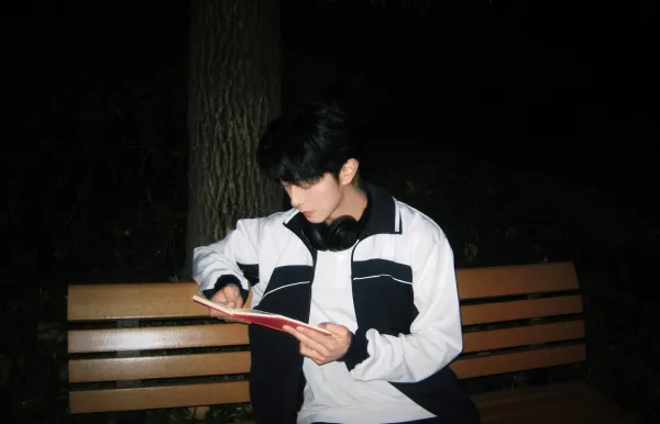 Li Peien: The Crimson Sovereign of Wonderland