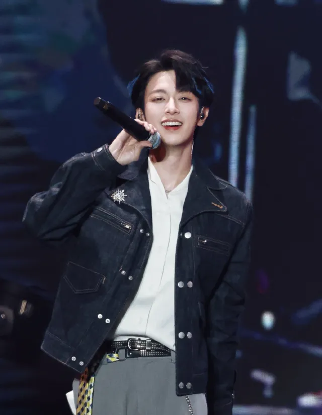 The Obsessed Sorcerer: Li Peien's Snowflake