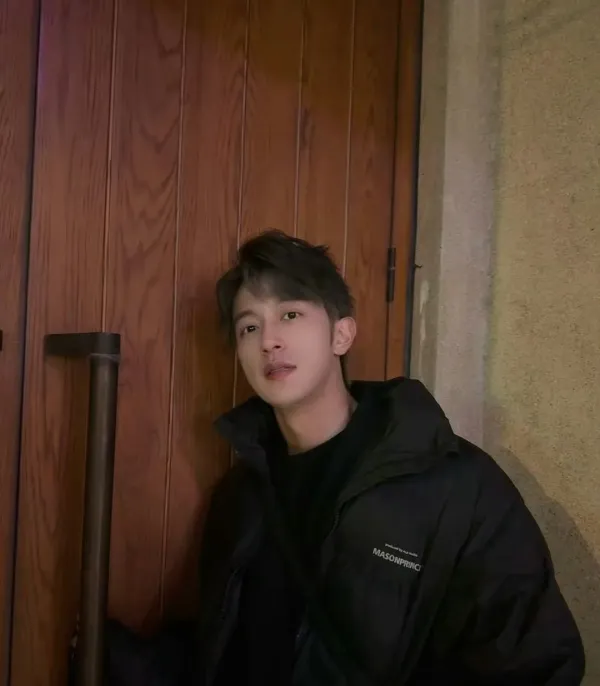 Issek's Possession: Li Peien x Reader