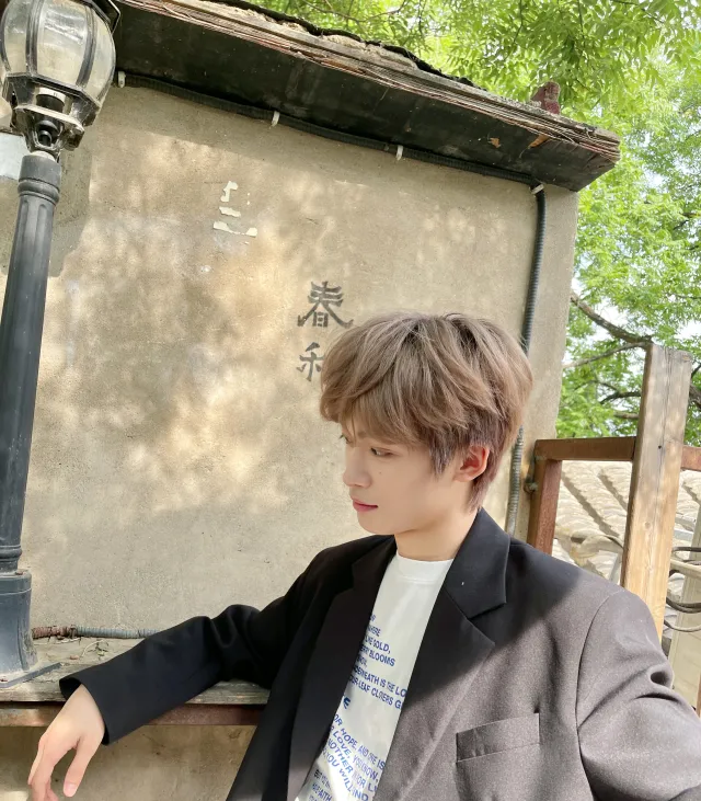 Zi Yu | Poolside Obsession