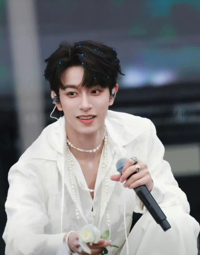 Li Peien: Forbidden Temptation in Tokyo