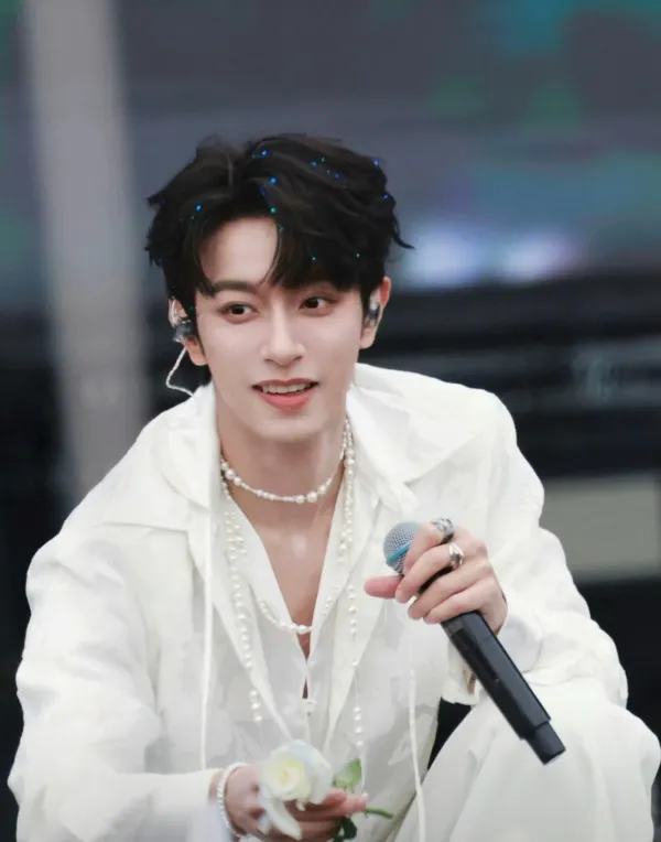 Li Peien: Forbidden Temptation in Tokyo