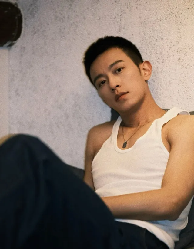 Isek: Obsession's Embrace