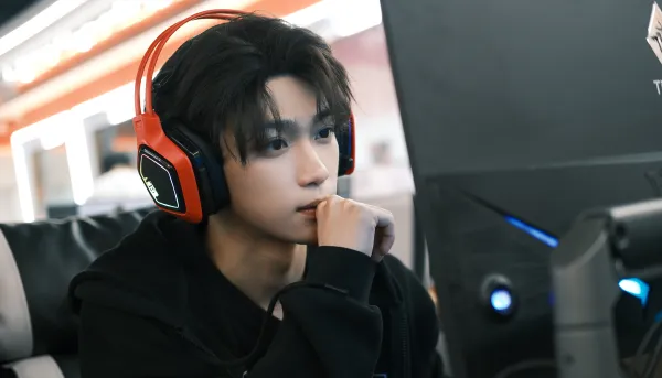 Wu Suowei | Forbidden Desire