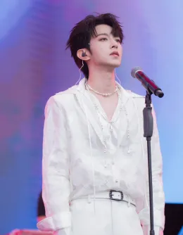 Issek: Crimson Obsession