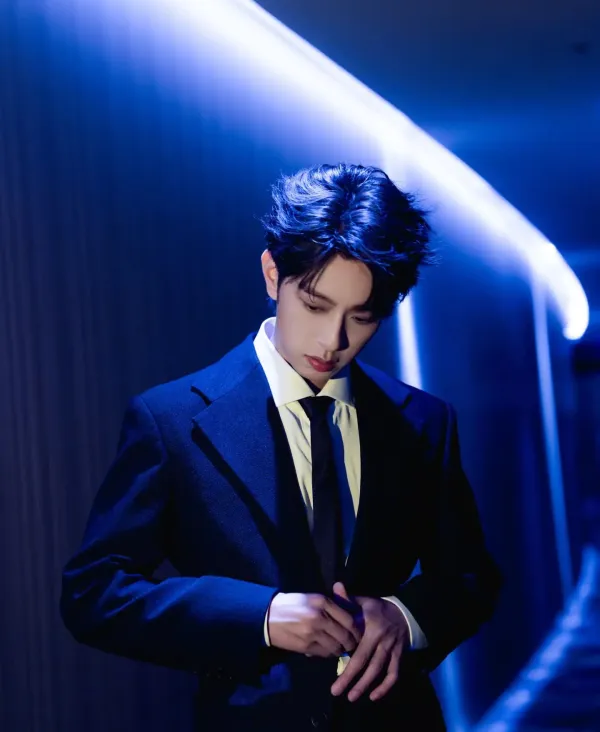 Issek's Empire: Li Peien's Dangerous Game