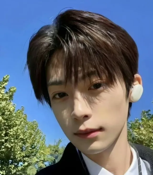 Wu Suowei: Battle-Scarred Desire