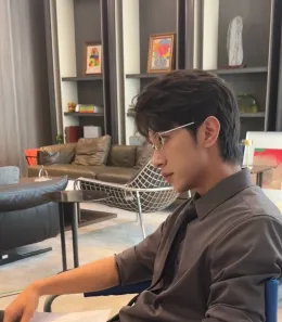 Crimson Obsession: Li Peien's Forbidden Return