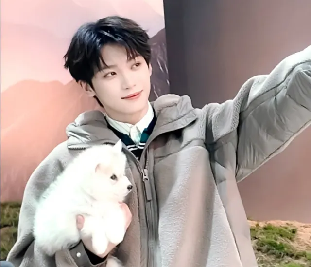 Wusuowei in Apartment 14