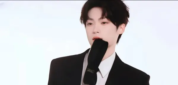 Zi Yu: Your Forbidden Roommate