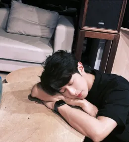 Li Peien: The Forbidden King of Camelot