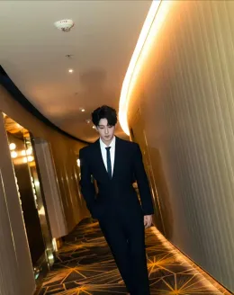 Li Peien - College Temptation