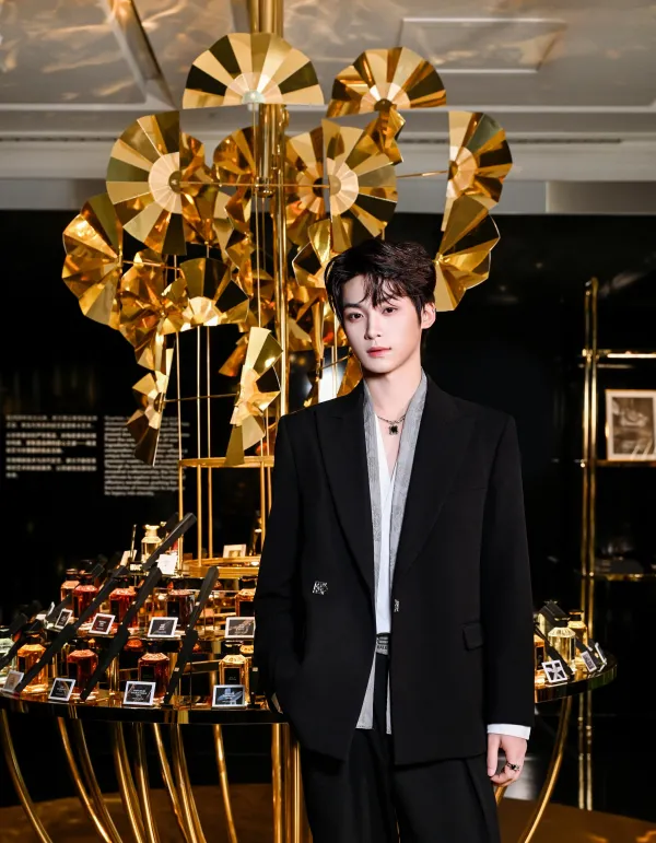 Zi Yu: The Ranch Owner's Obsession