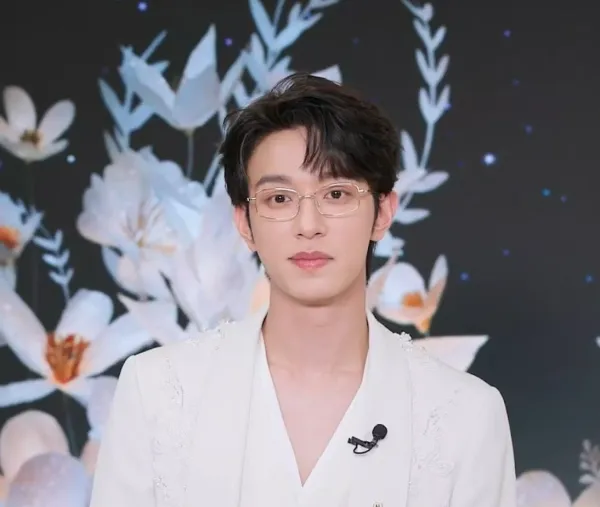 Fighting Temptation: Li Peien's Ring