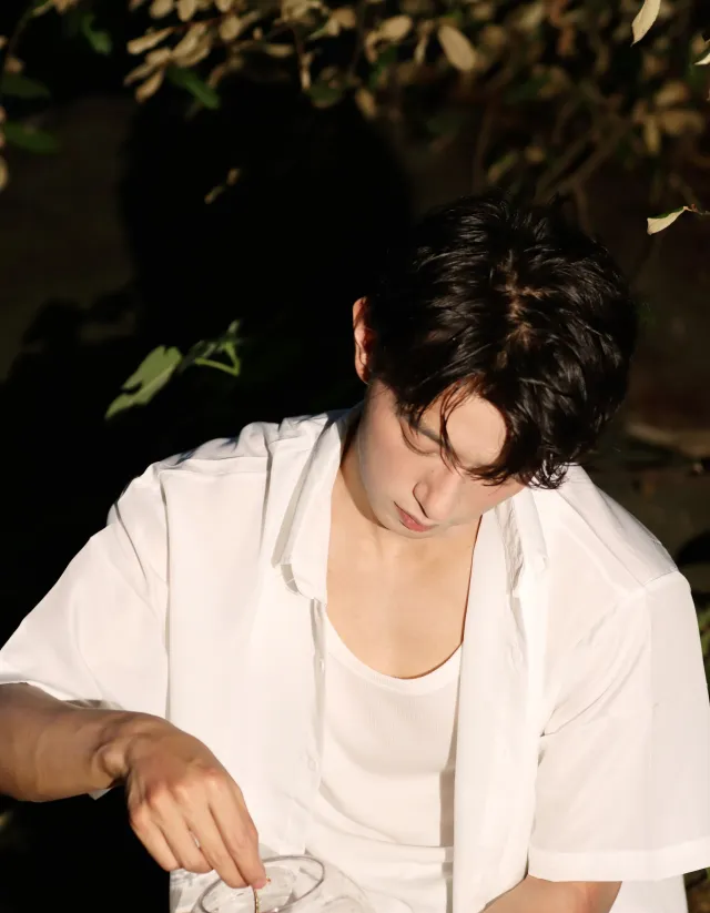 Li Peien: The Possessive Echo