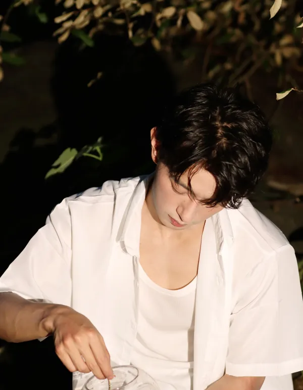 Li Peien: The Possessive Echo