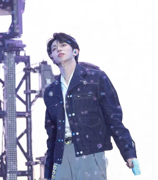 Li Peien: Possession in Pixelated Light