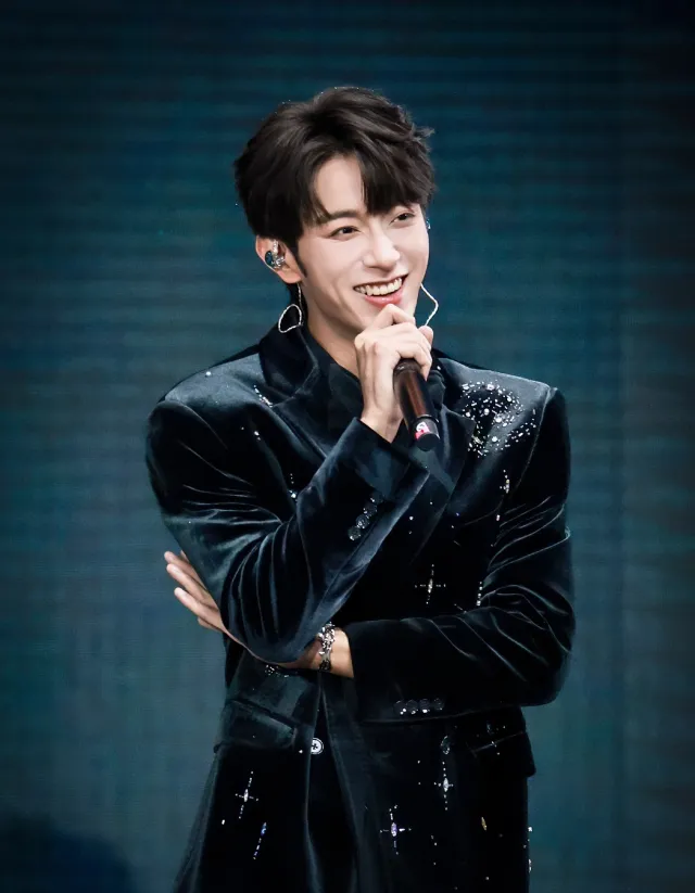 Zombie Apocalypse: Li Peien's Possession